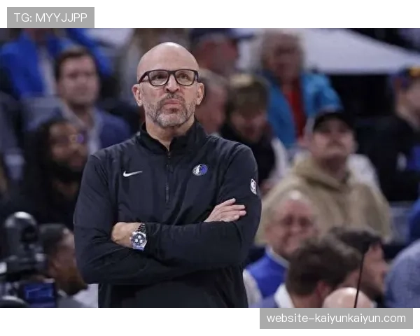 独行侠基德教练接受采访,详解球队为何在三月提升侧翼传导球速度。 独行侠基德教练接受采访,详解球队为何在三月提升侧翼传导球速度。