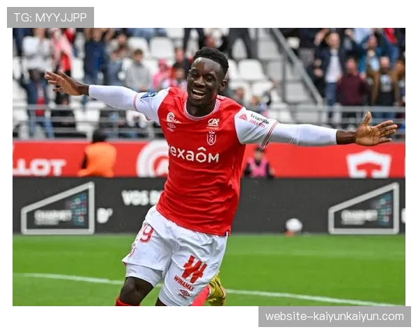 兰斯客场3-2险胜昂热,升班马展现顽强斗志 兰斯客场3-2险胜昂热,升班马展现顽强斗志